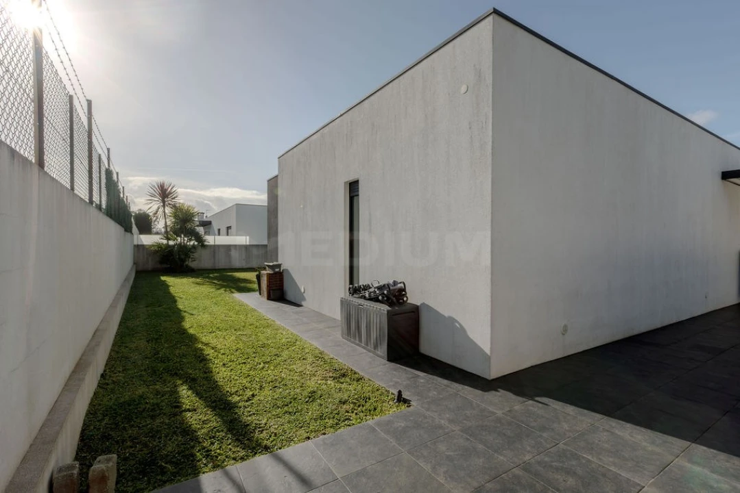 Moradia T3 para Venda em Louro Foto 6