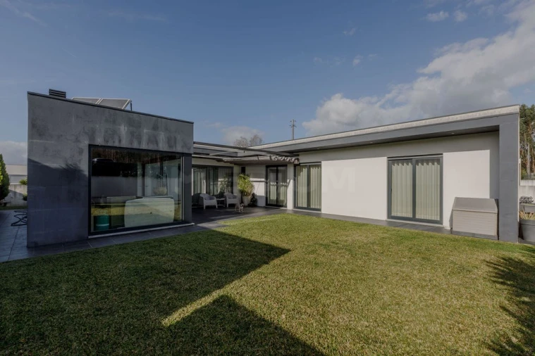 Moradia T3 para Venda em Louro Foto 2