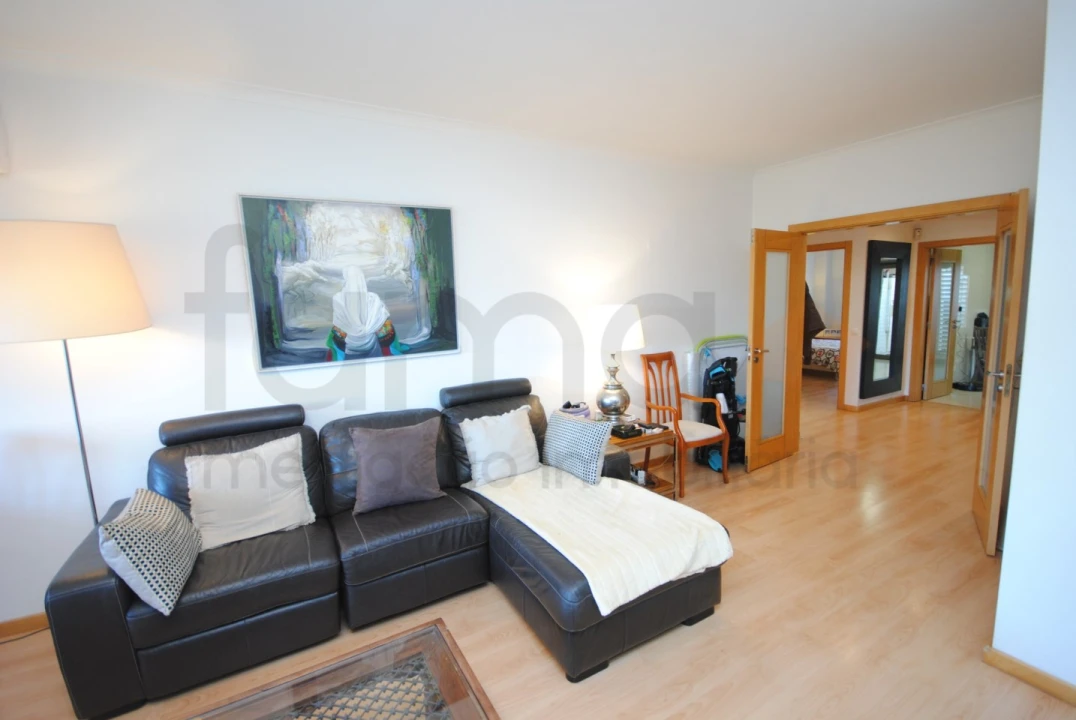 Apartamento T2 para Venda em Alcabideche Foto 2