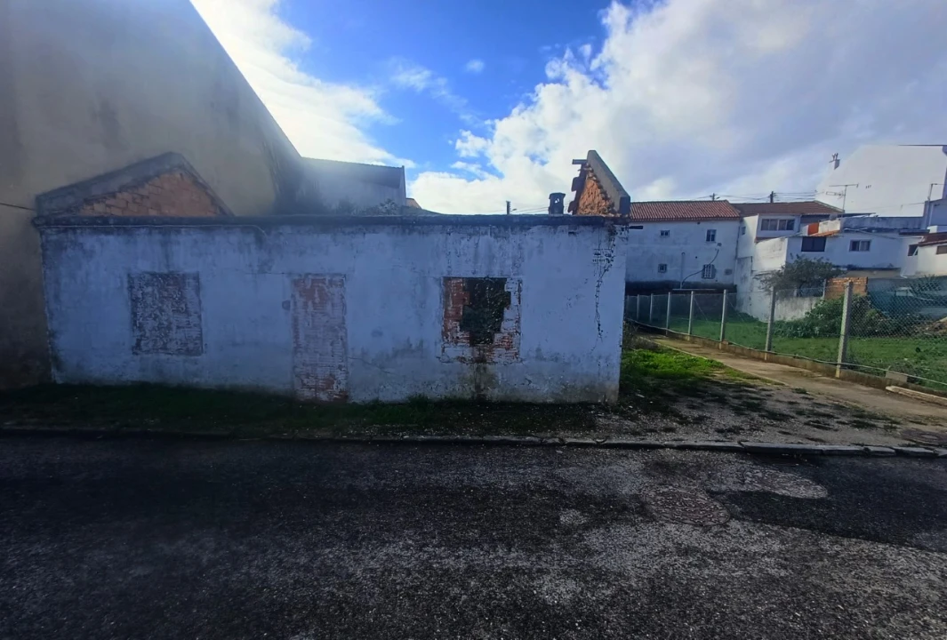 Moradia T2 para Venda em Ramada e Caneças Foto 1