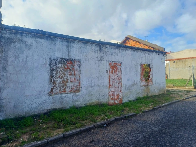 Moradia T2 para Venda em Ramada e Caneças Foto 3