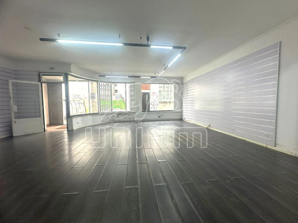 Loja para Arrendamento em Santa Maria Maior e Monserrate e Meadela Foto 2