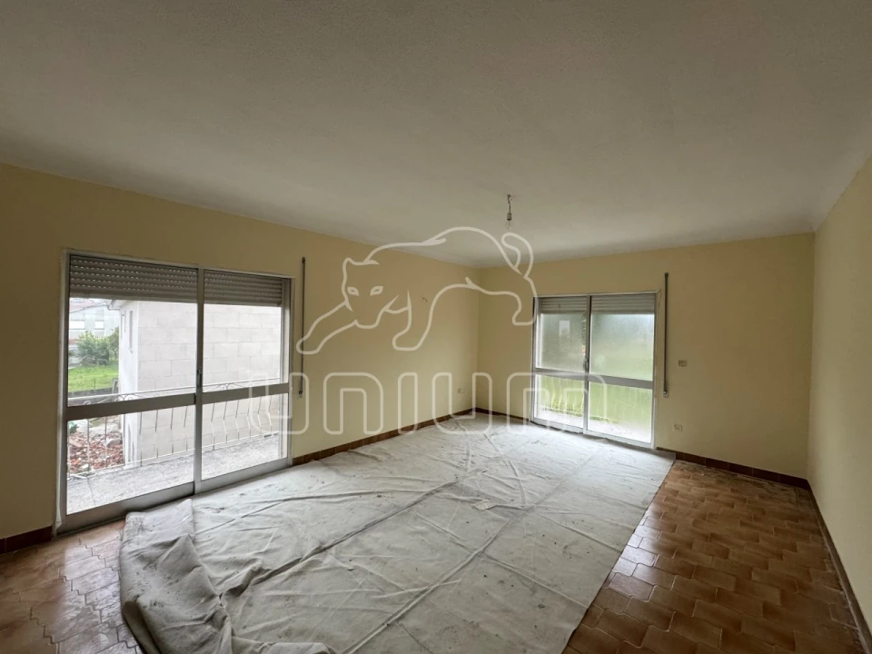 Apartamento T3 para Venda em Alvarães Foto 6