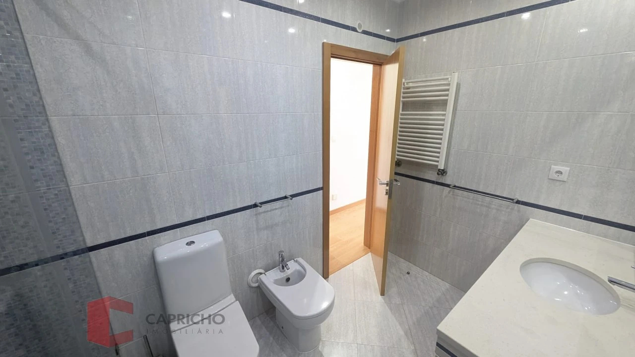 Apartamento T3 para Venda em Odivelas Foto 10