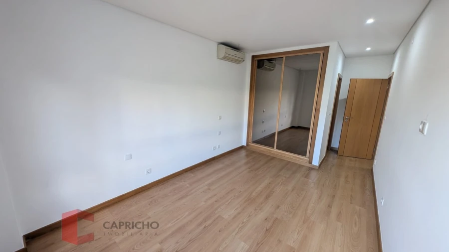 Apartamento T3 para Venda em Odivelas Foto 9