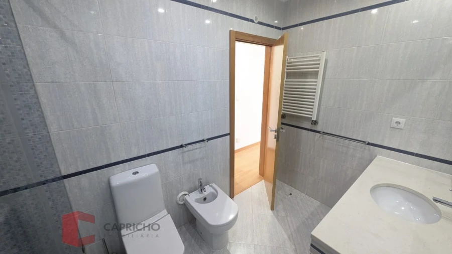 Apartamento T3 para Venda em Odivelas Foto 10