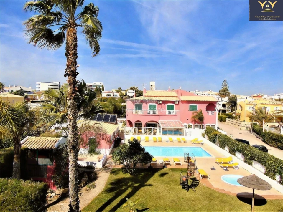 Moradia T25 para Venda em Lagos (São Sebastião e Santa Maria) Foto 1