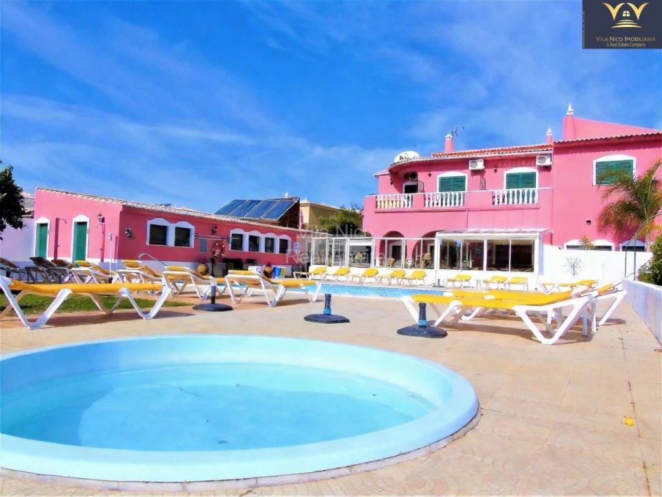 Moradia T25 para Venda em Lagos (São Sebastião e Santa Maria) Foto 2