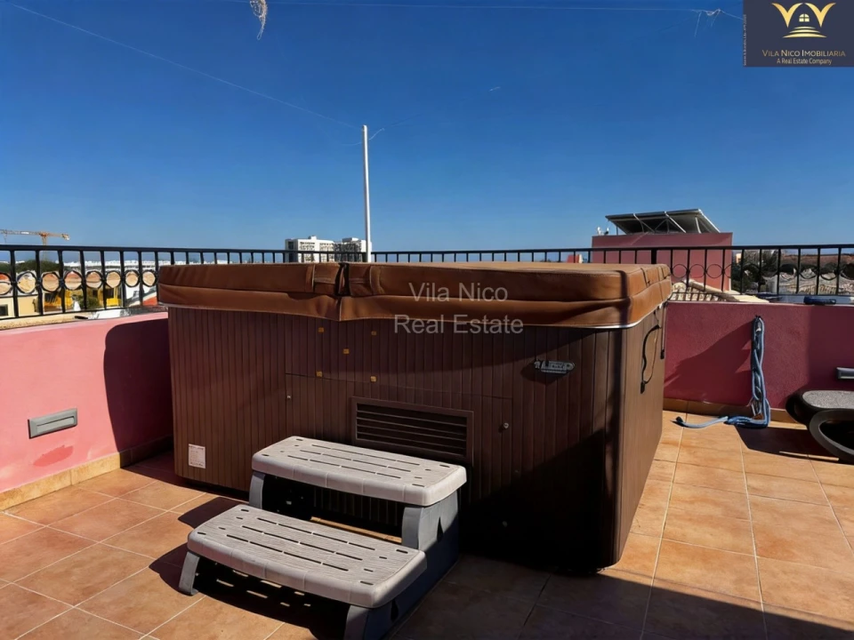 Moradia T25 para Venda em Lagos (São Sebastião e Santa Maria) Foto 9