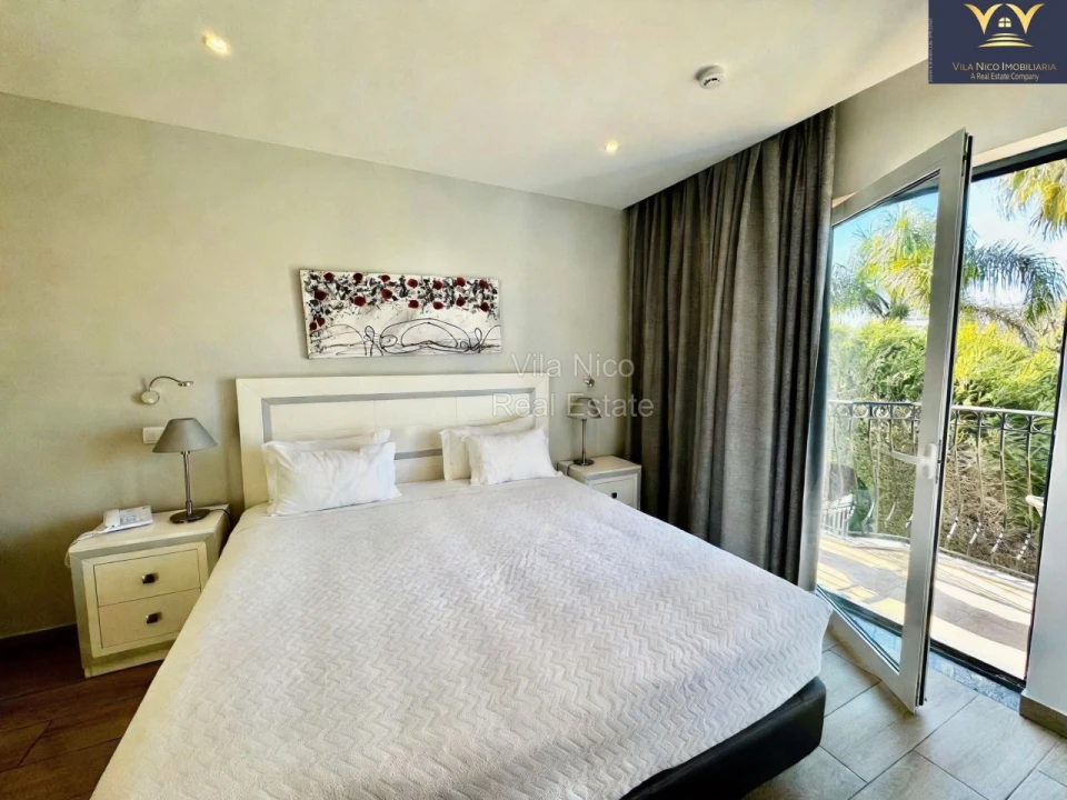 Moradia T25 para Venda em Lagos (São Sebastião e Santa Maria) Foto 17