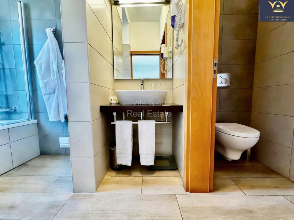 Moradia T25 para Venda em Lagos (São Sebastião e Santa Maria) Foto 18