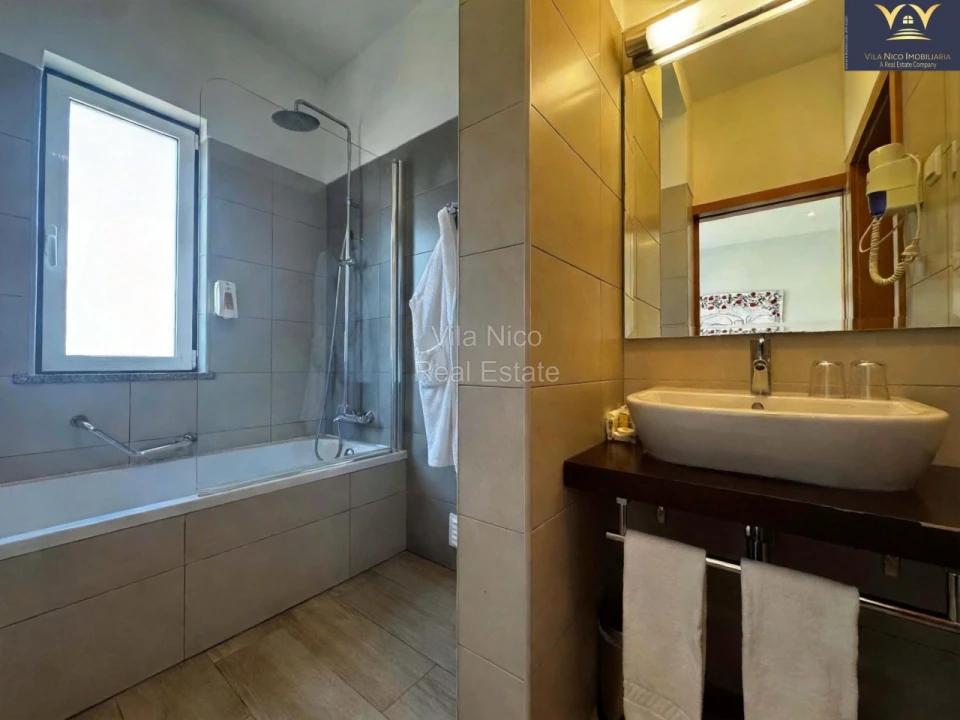 Moradia T25 para Venda em Lagos (São Sebastião e Santa Maria) Foto 20