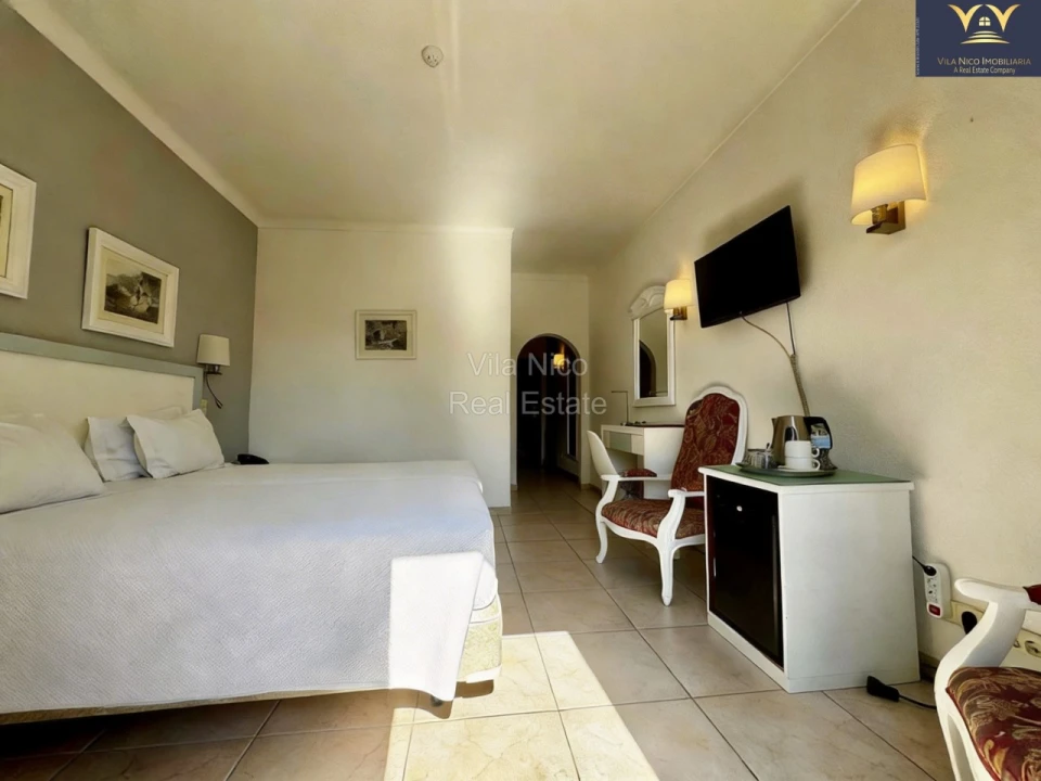 Moradia T25 para Venda em Lagos (São Sebastião e Santa Maria) Foto 22