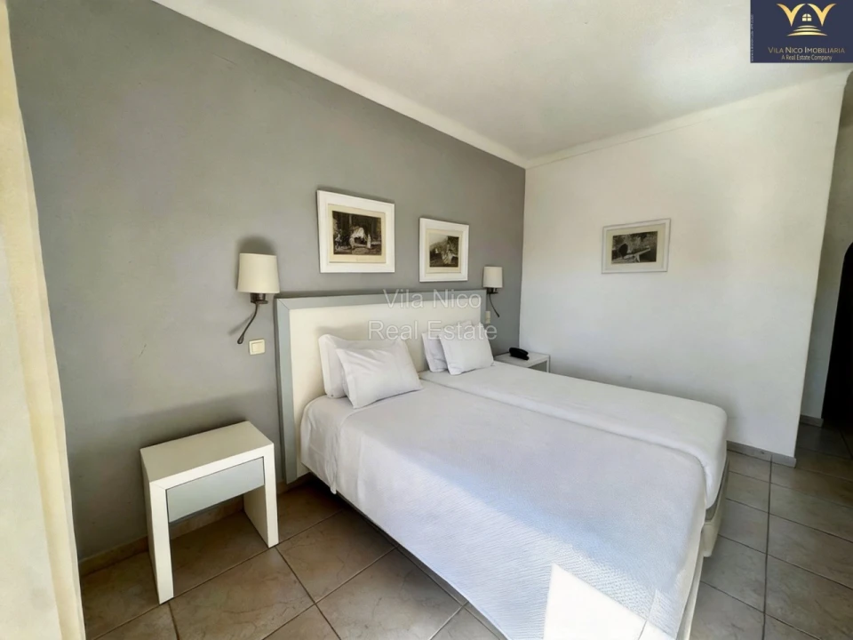 Moradia T25 para Venda em Lagos (São Sebastião e Santa Maria) Foto 23