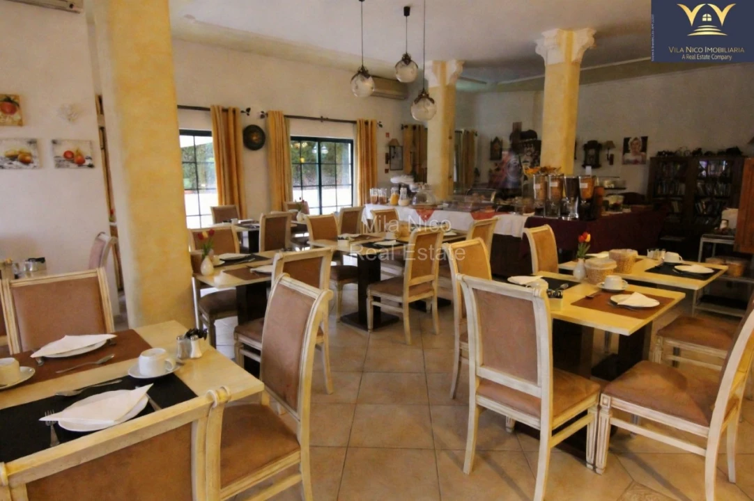 Moradia T25 para Venda em Lagos (São Sebastião e Santa Maria) Foto 37