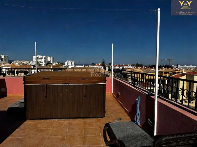 Moradia T25 para Venda em Lagos (São Sebastião e Santa Maria) Foto 11