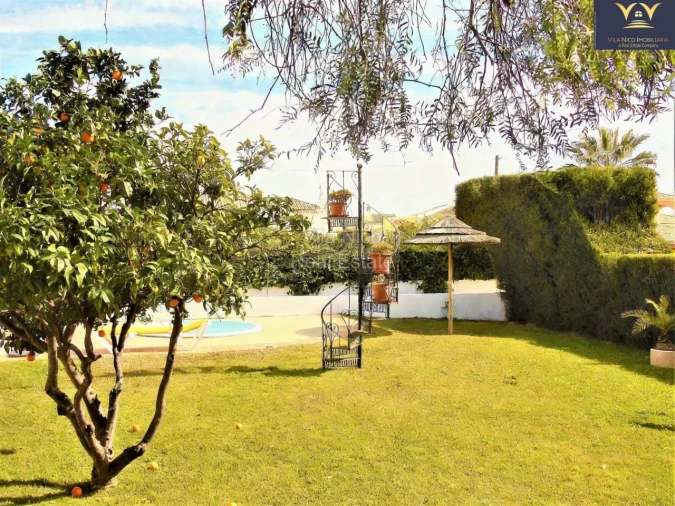 Moradia T25 para Venda em Lagos (São Sebastião e Santa Maria) Foto 35