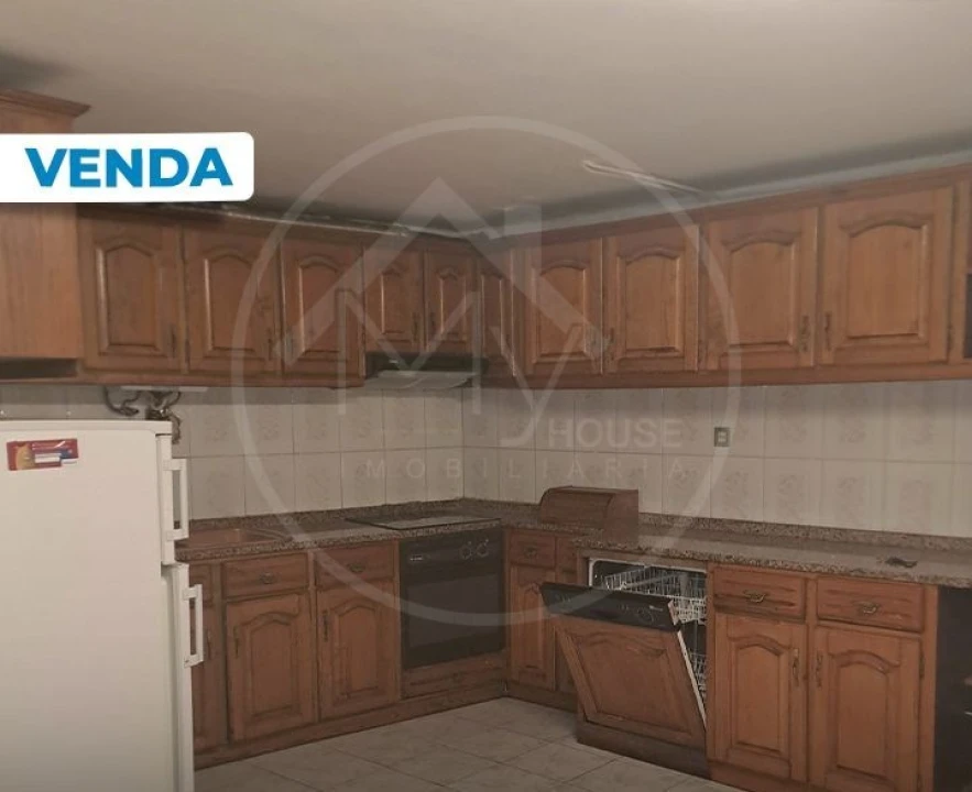 Moradia T3 para Venda em Santa Maria Maior Foto 1