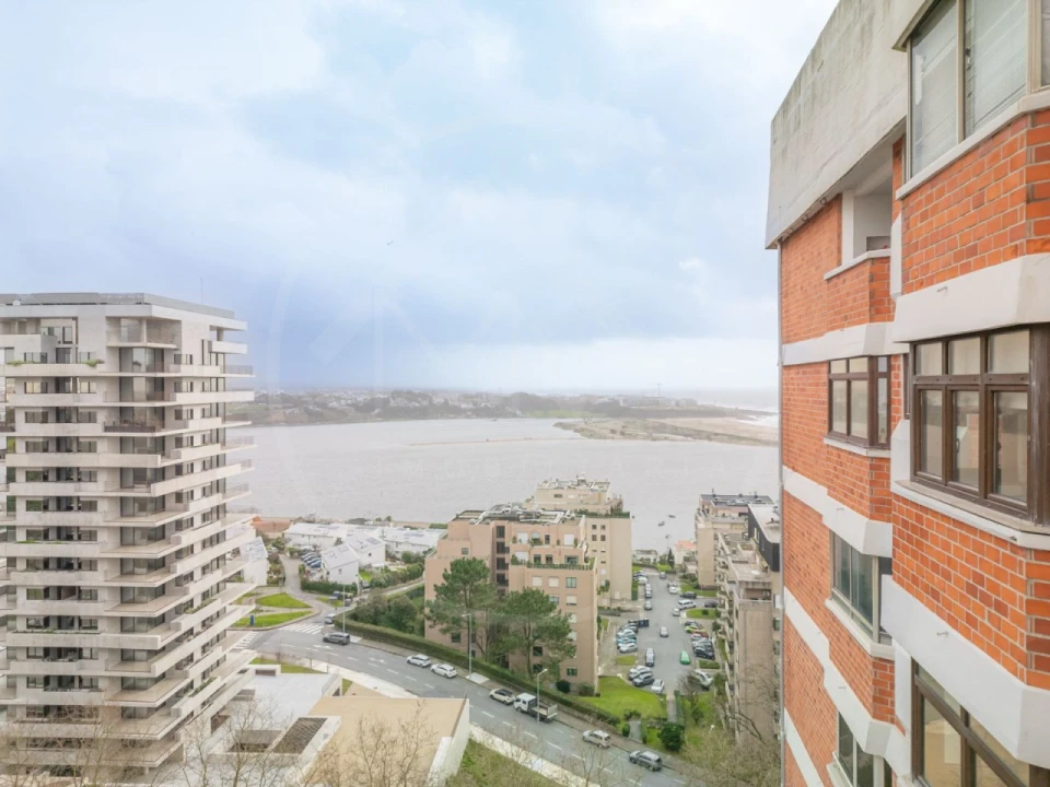 Apartamento T3 para Venda em Aldoar, Foz do Douro e Nevogilde Foto 2