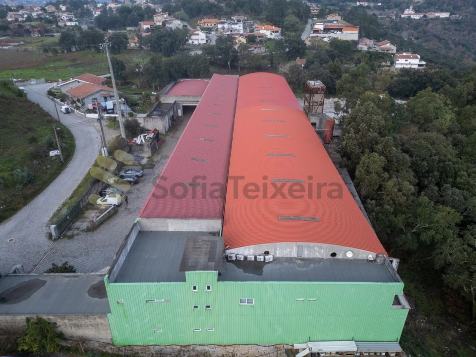 Armazém para Venda em Alpendorada, Várzea e Torrão Foto 2