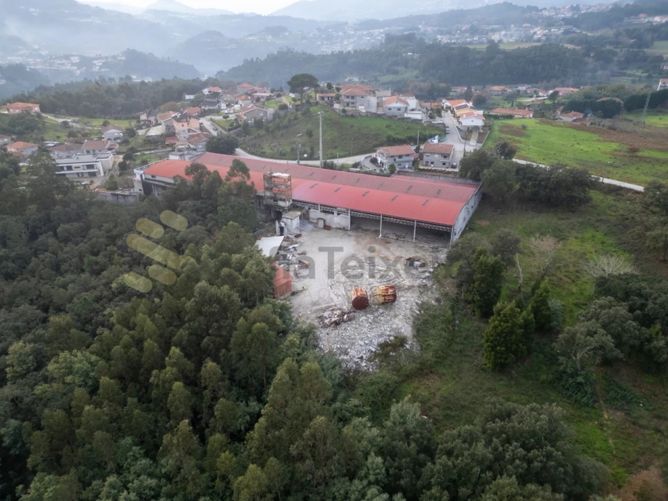 Armazém para Venda em Alpendorada, Várzea e Torrão Foto 4