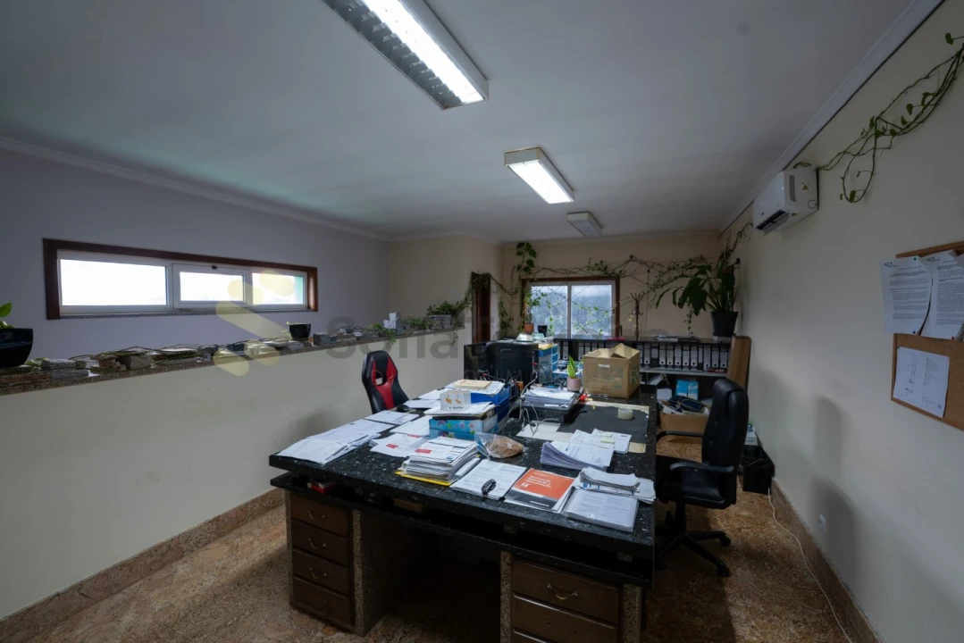 Armazém para Venda em Alpendorada, Várzea e Torrão Foto 9