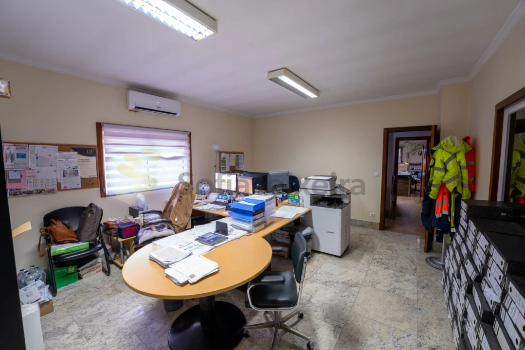 Armazém para Venda em Alpendorada, Várzea e Torrão Foto 12