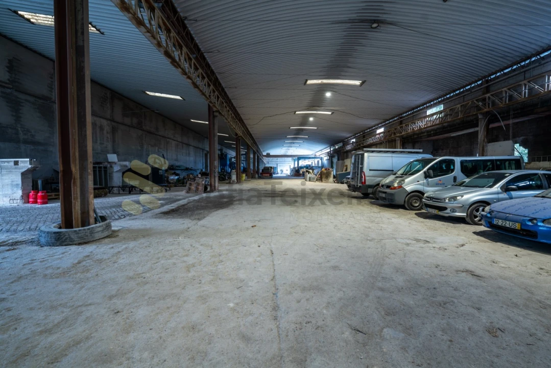 Armazém para Venda em Alpendorada, Várzea e Torrão Foto 16