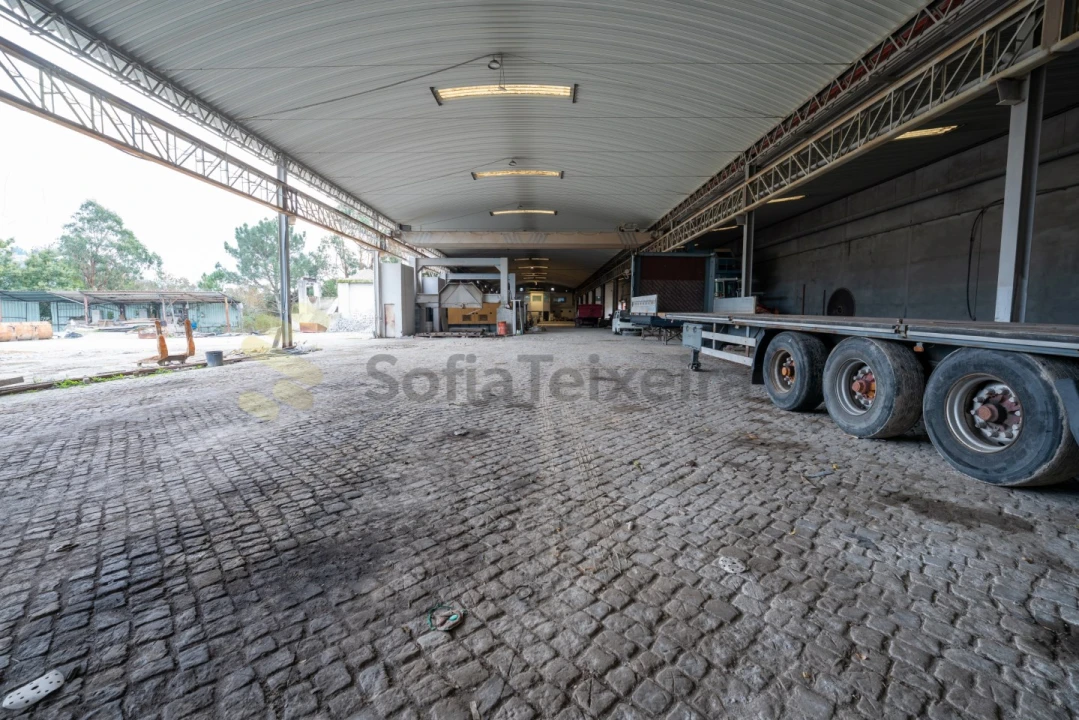 Armazém para Venda em Alpendorada, Várzea e Torrão Foto 19