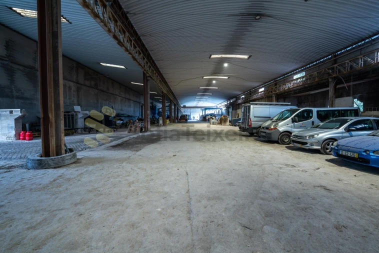 Armazém para Venda em Alpendorada, Várzea e Torrão Foto 16