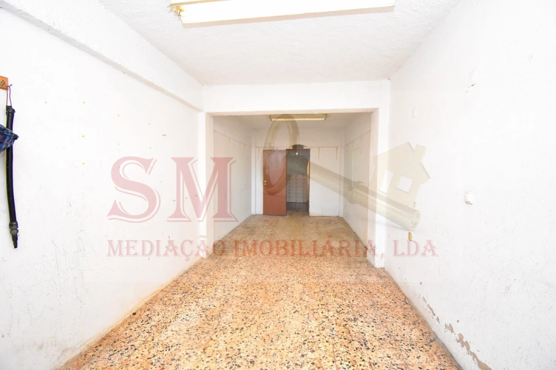 Garagem para Venda em Amora Foto 5