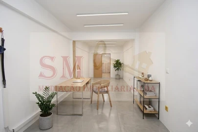 Garagem para Venda em Amora
