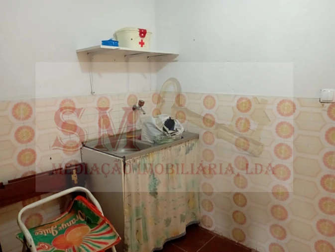 Garagem para Venda em Amora Foto 4