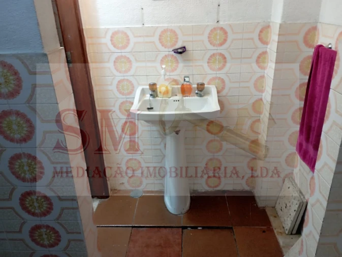 Garagem para Venda em Amora Foto 6