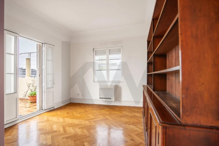 Apartamento T4 para Venda em Campo de Ourique Foto 4