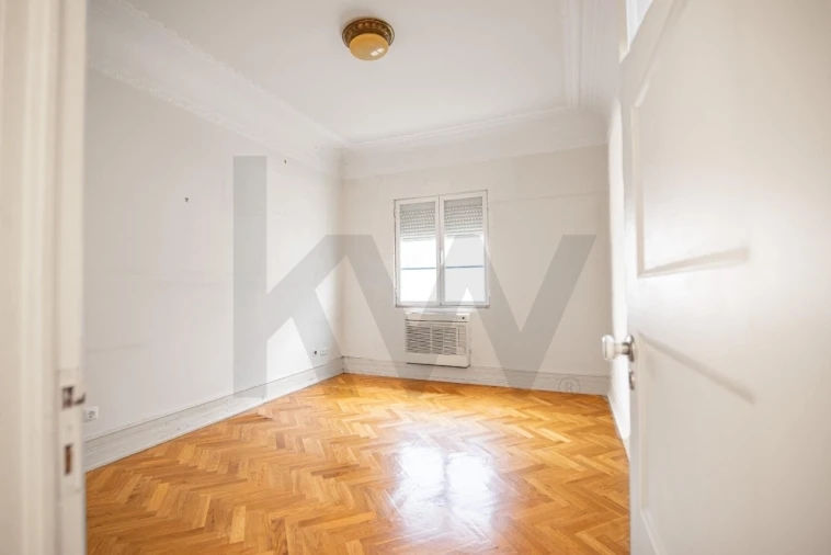 Apartamento T4 para Venda em Campo de Ourique Foto 5