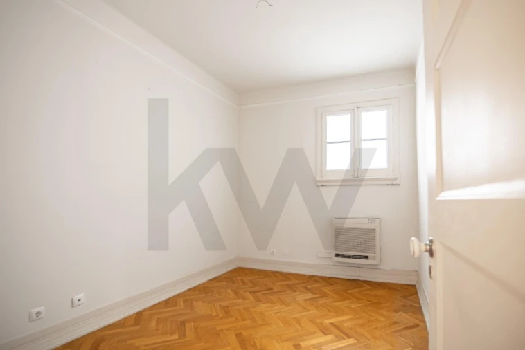 Apartamento T4 para Venda em Campo de Ourique Foto 6