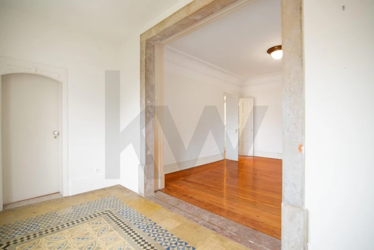 Apartamento T4 para Venda em Campo de Ourique Foto 8