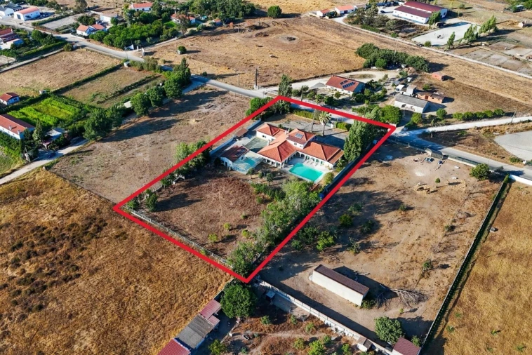 Moradia T9 para Venda em Salvaterra de Magos e Foros de Salvaterra Foto 5