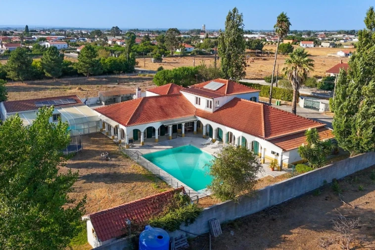 Moradia T9 para Venda em Salvaterra de Magos e Foros de Salvaterra Foto 2