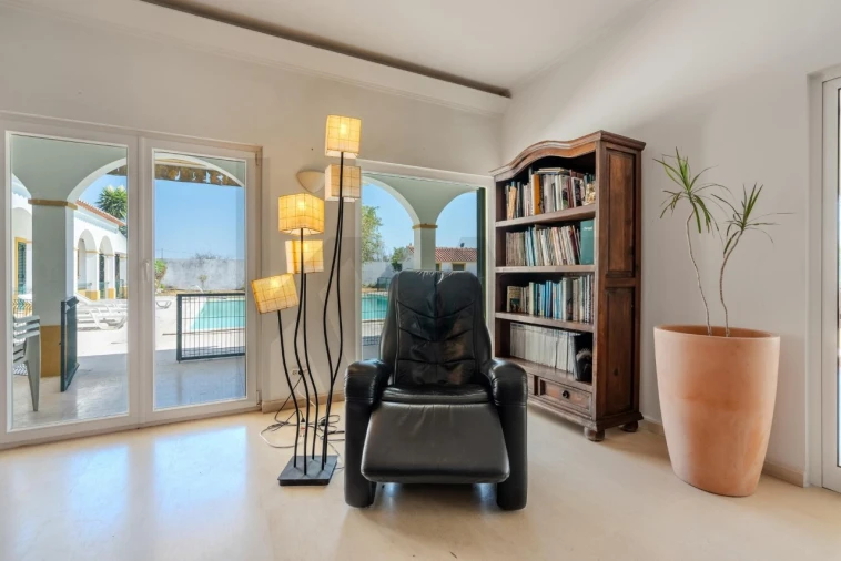 Moradia T9 para Venda em Salvaterra de Magos e Foros de Salvaterra Foto 4