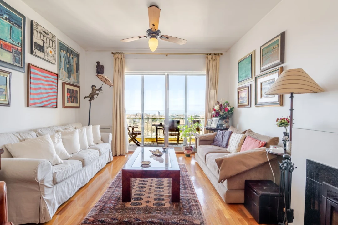 Apartamento T4 para Venda em Aldoar, Foz do Douro e Nevogilde Foto 1