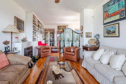 Apartamento T4 para Venda em Aldoar, Foz do Douro e Nevogilde