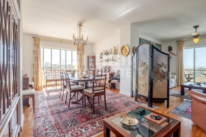 Apartamento T4 para Venda em Aldoar, Foz do Douro e Nevogilde