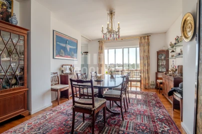 Apartamento T4 para Venda em Aldoar, Foz do Douro e Nevogilde