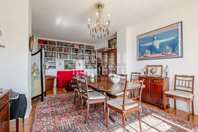 Apartamento T4 para Venda em Aldoar, Foz do Douro e Nevogilde