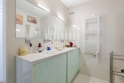Apartamento T4 para Venda em Aldoar, Foz do Douro e Nevogilde