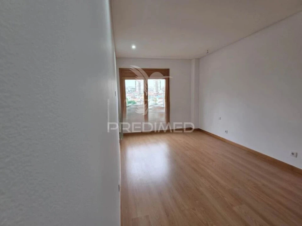 Apartamento T3 para Venda em Odivelas Foto 6