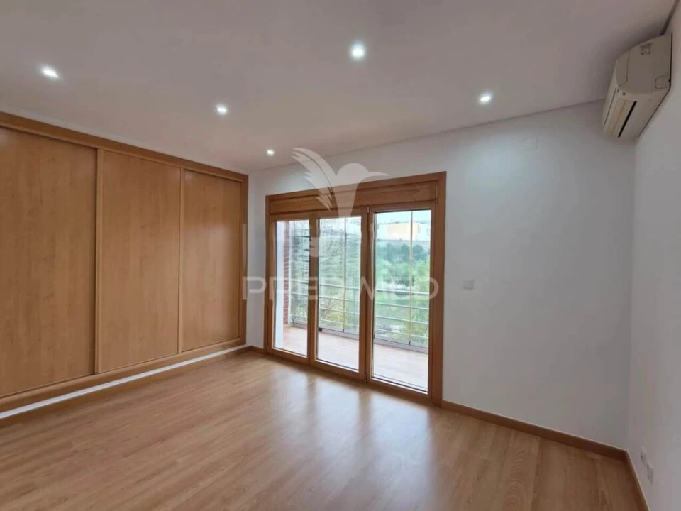 Apartamento T3 para Venda em Odivelas Foto 15