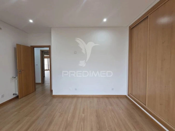 Apartamento T3 para Venda em Odivelas Foto 16